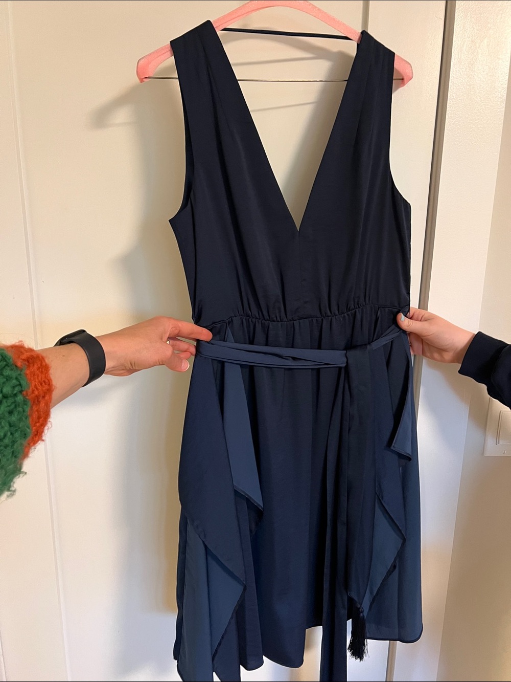 BCBGMaxAzria Deep Navy V-Neck Sleeveless Dress with Waist Tie